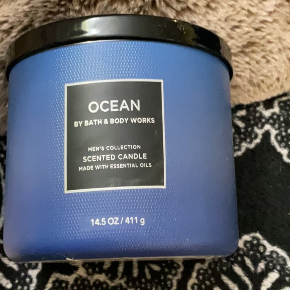 Bath and body works ocean candle
